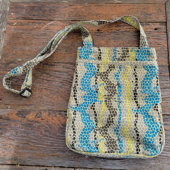 Kavu Giraffe Print Cross Body Mini Purse - Picture 2 of 6